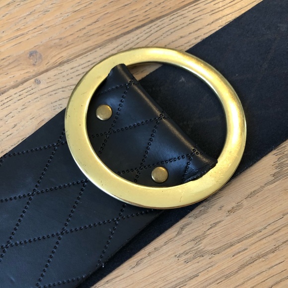 Wide black embossed leather belt round buckle